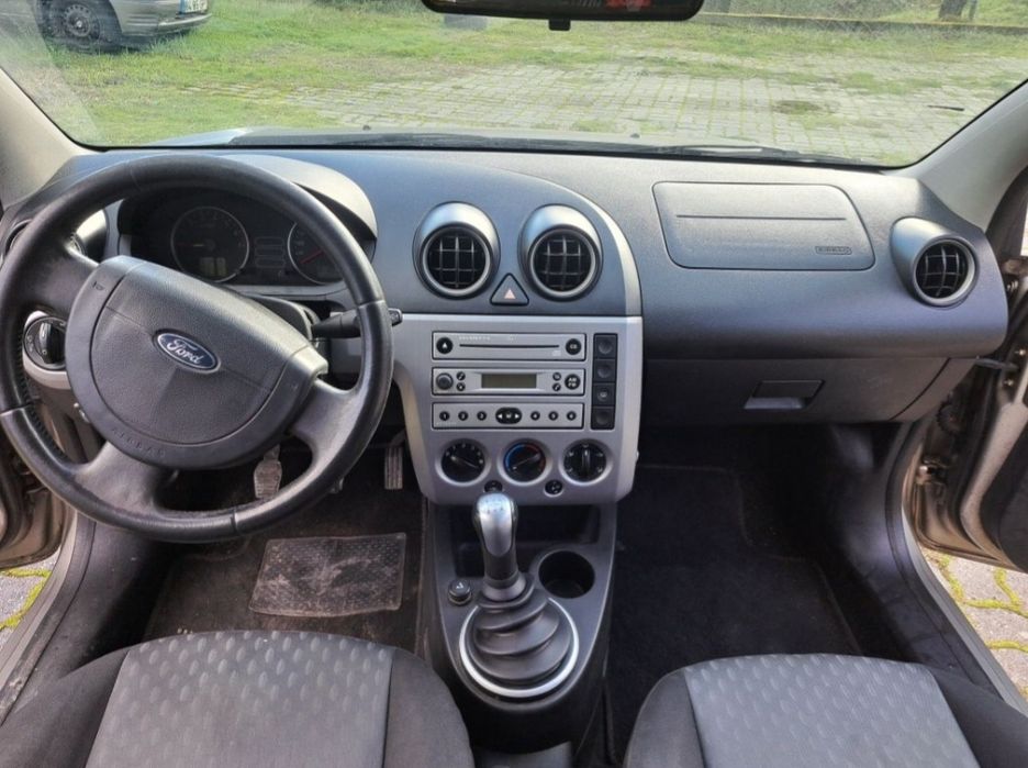 Ar condicionado bom estado