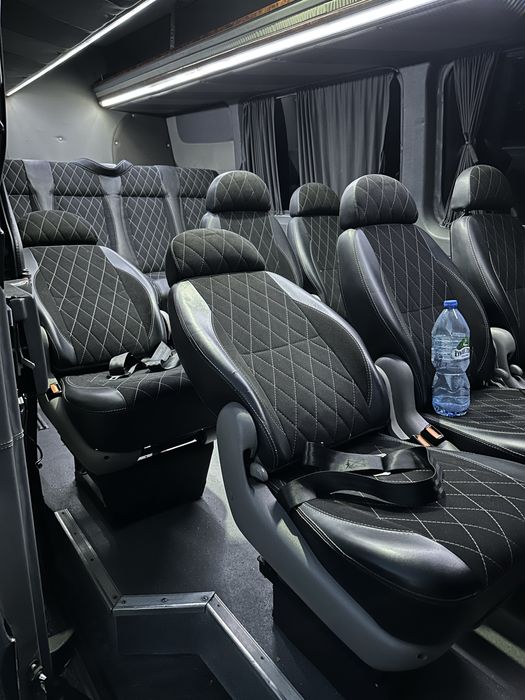 Трансфер до Аеропорту Варшави Краків та Катовіце, Вроцлава.