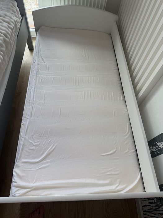 Łóżko dziecięce z materacem