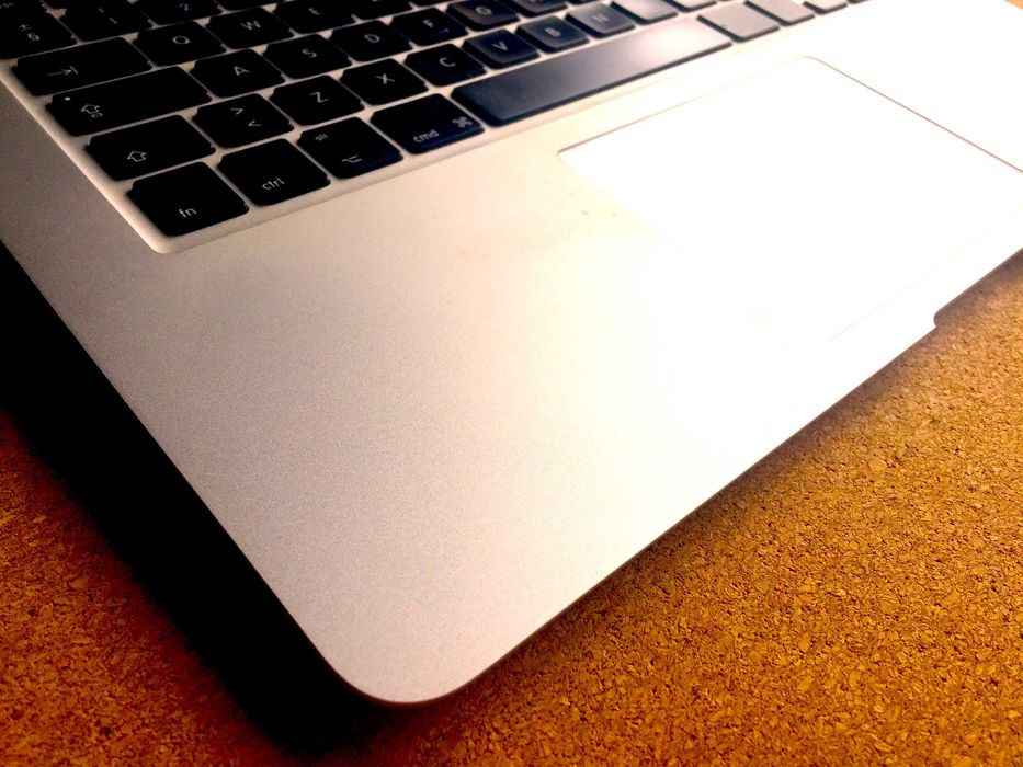 MacBook Air 13” (2017) – 128GB – funciona bem