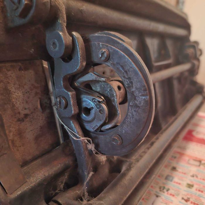 Швейная машина Зингер