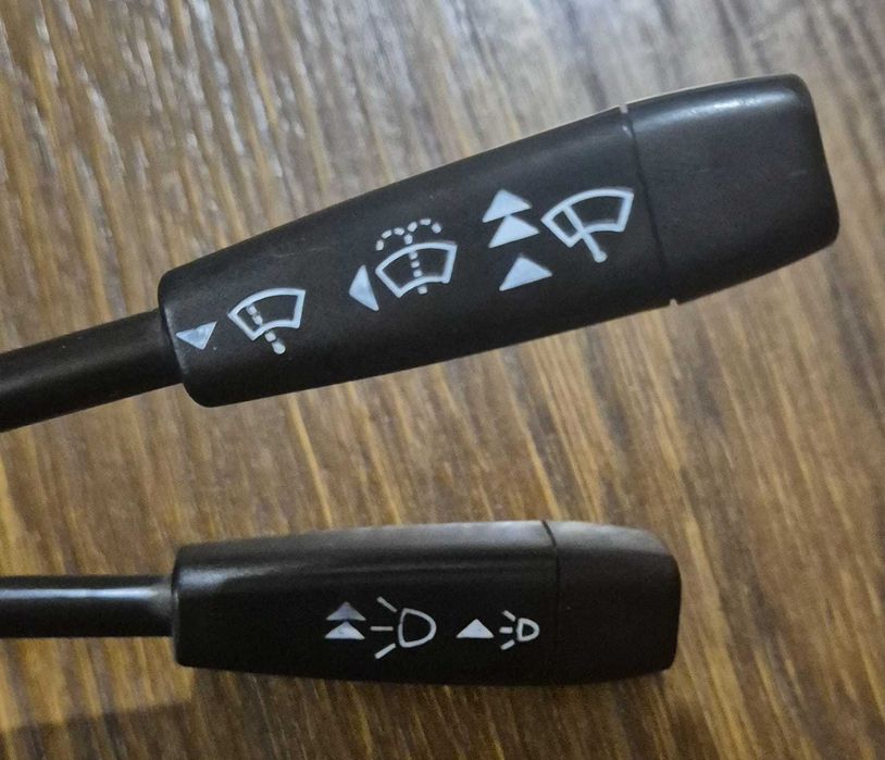 Przełącznik Manetka Świateł Wycieraczek FORD FIESTA MK1 (77-83r.)