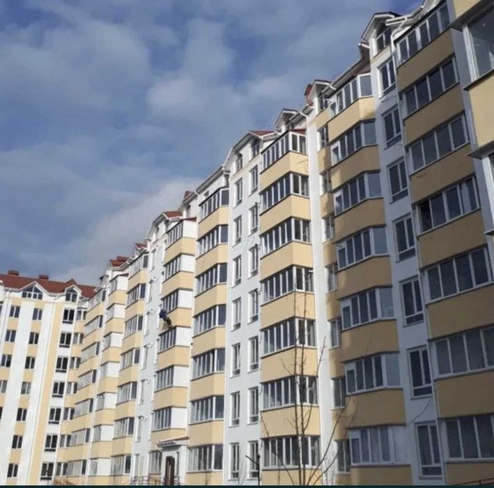 Продам простору квартира у мальовничому Маріїнському!