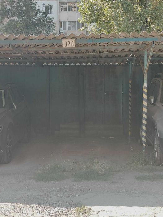 Місце на охороняемій стоянці,вул. Семена Палія 113, Тополек-3