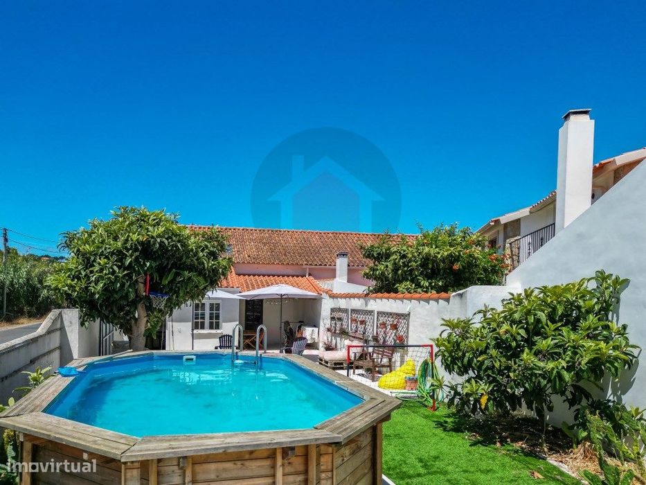 Charmosa moradia T2 em Olho Marinho, a dois passos de Óbidos e das ...