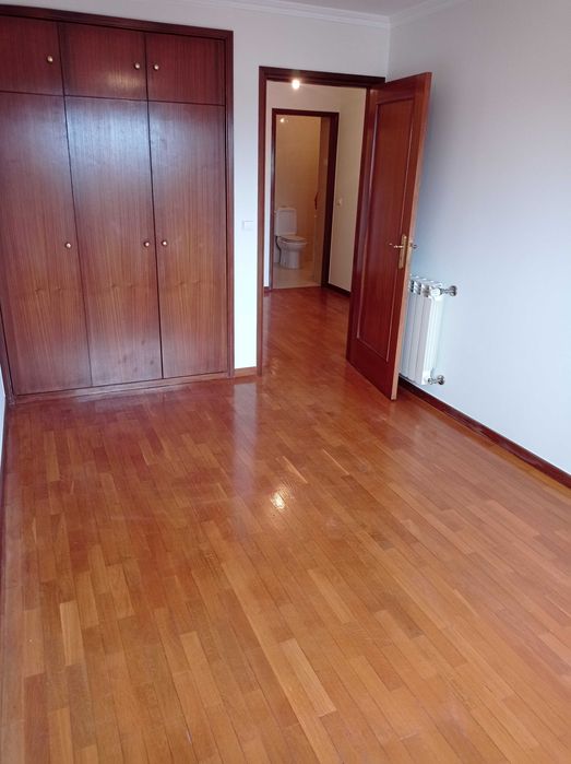 Apartamento T2 à venda na Rua da Santana