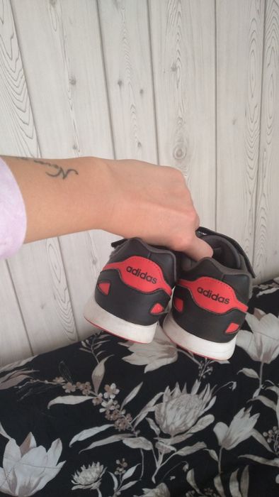 Czarne chłopięce buty adidas na rzepy 35