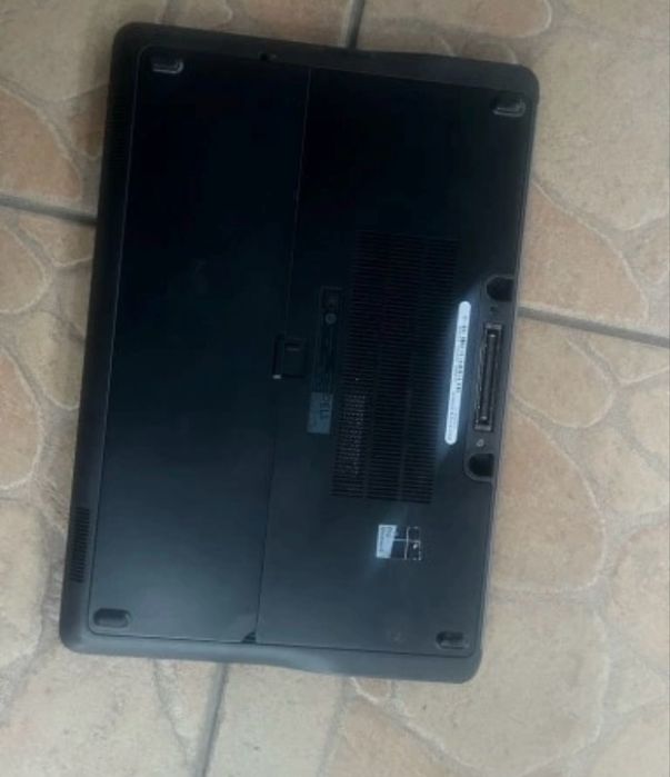 Używany sprawny laptop DELL LATITUDE E7280 działa z zasilaczem