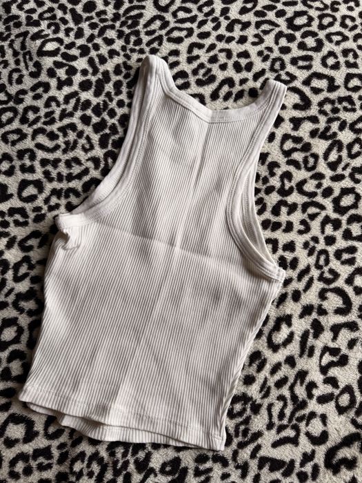 8 peças de roupas