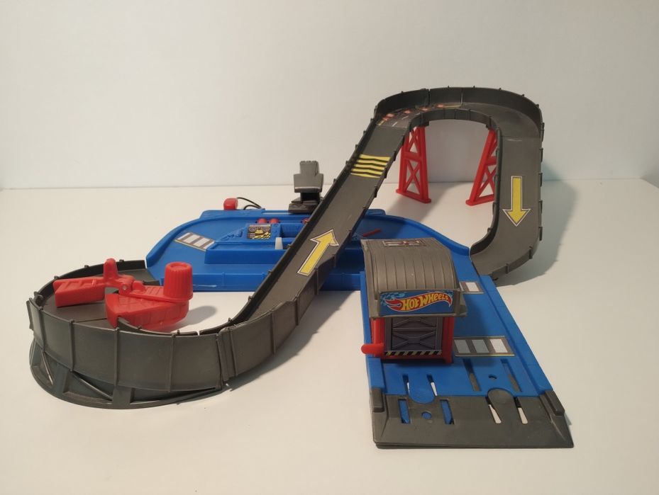 Hot Wheels City Speedway Tor Zestaw Garaż