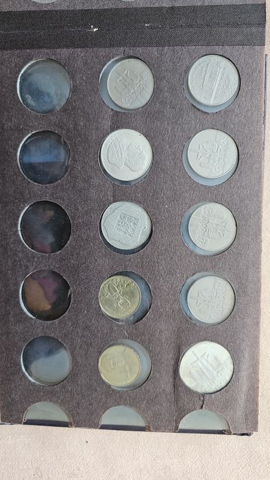 Klaser z monetami 1800 do 2000 roku