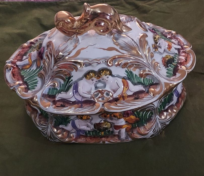 Terrina Elpa muito antiga