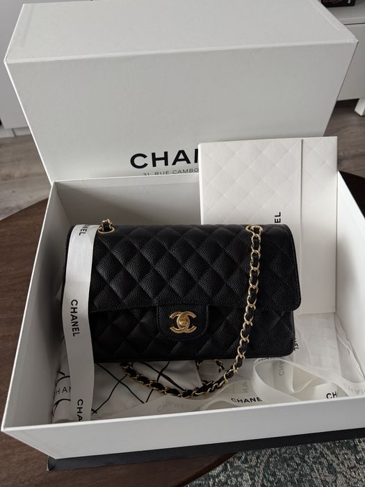 Torebka Chanel CC medium flap od ręki rue cambon