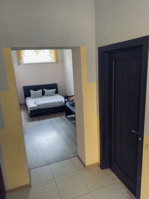 Хостел Serge (Приватні і загальні номери )