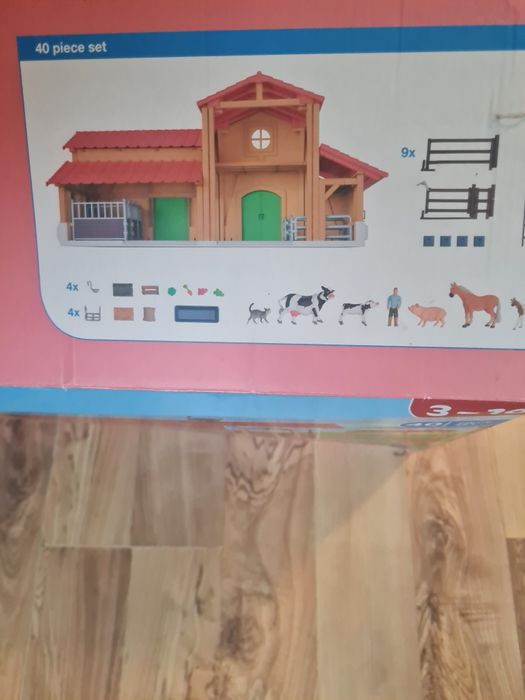 Duża farma do zabawy . Budynki,zwierzęta.