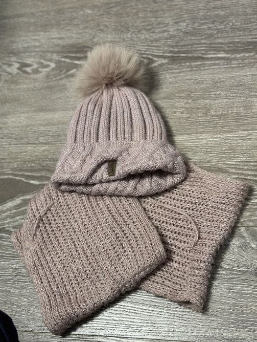 Вязана шапка і хомут