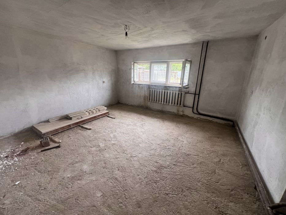 Продаж цегляного будинку в м.Берегове, 186 кв.м , 10 соток ділянки.