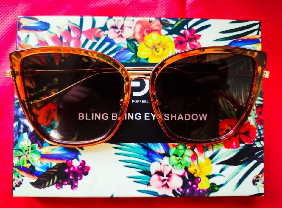 Солнцезащитные стильные очки