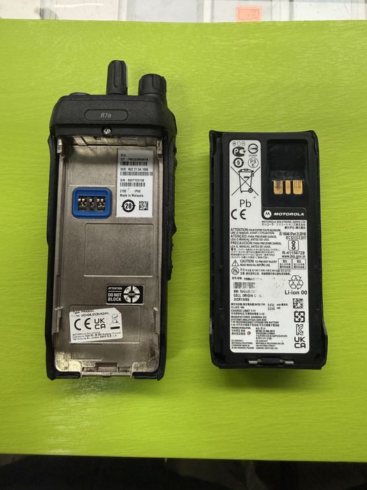 Продаж рації Motorola R7a
