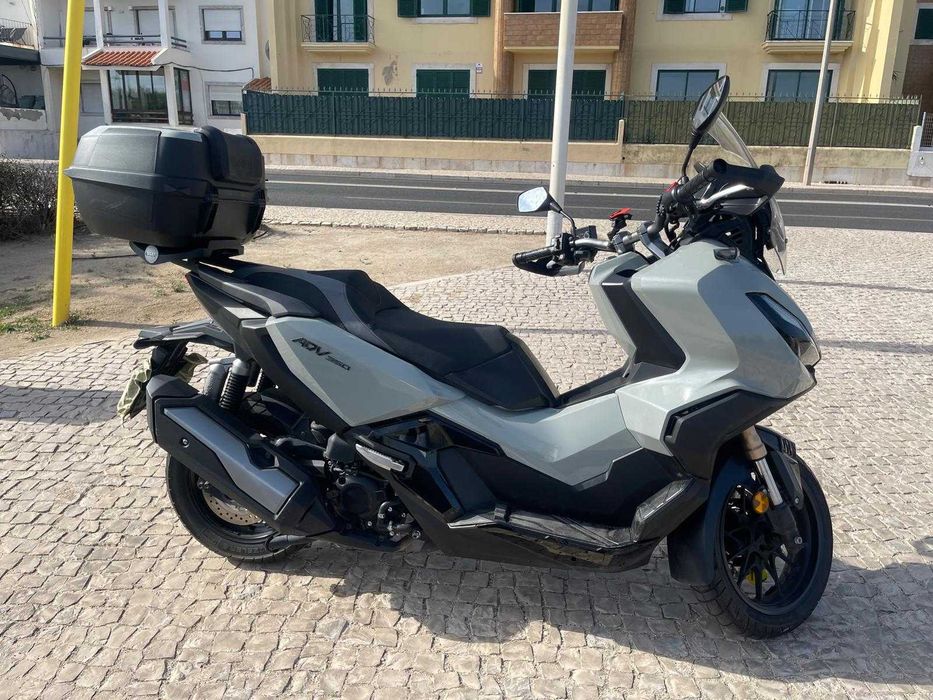 Honda ADV350 - Estimated Without Risks or Falls