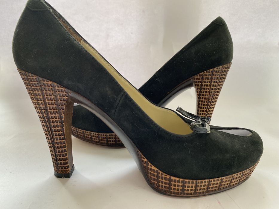 Замшеві туфлі 39 розмір