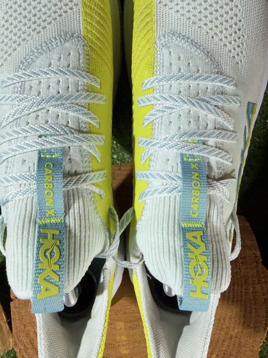 Hoka Carbon X.