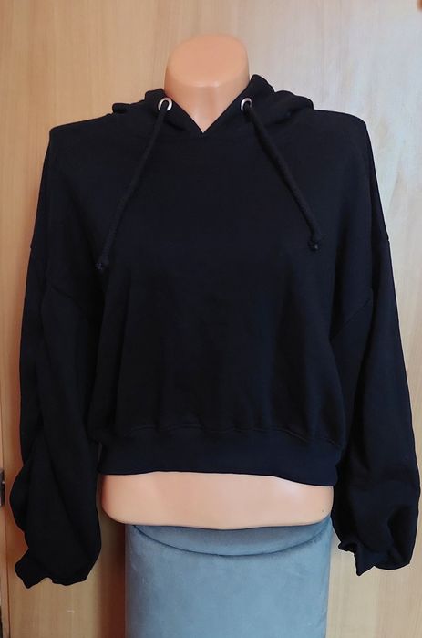 Czarna bluza z kapturem