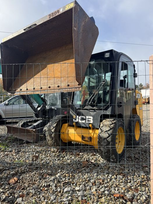 Mini pá carregadora jcb