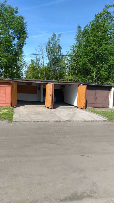 36m2 ul. J.Watta Zagłębiowska dwa garaże prąd duży betonowy podjazd