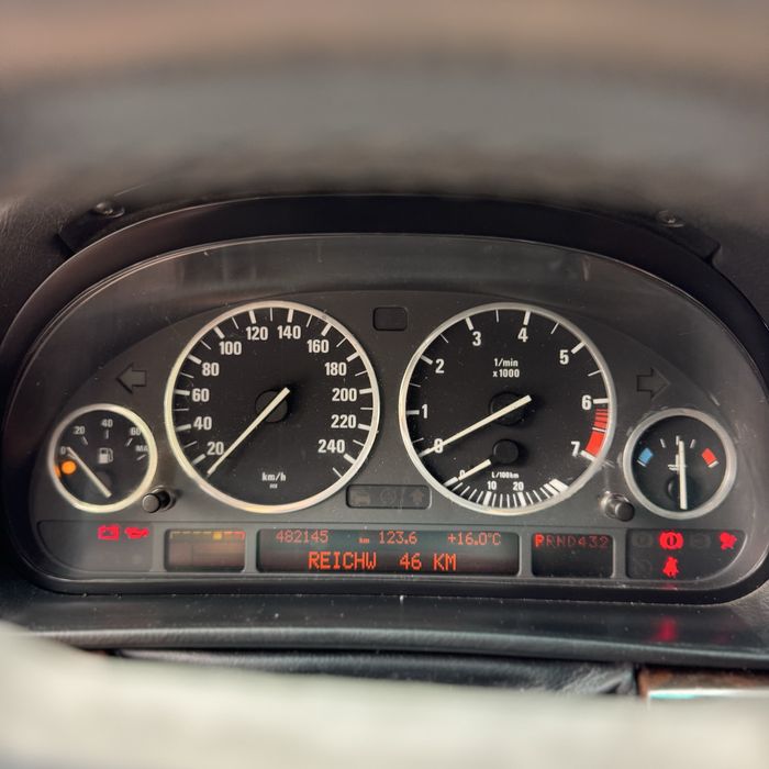 BMW e38 1994 3.0 m60