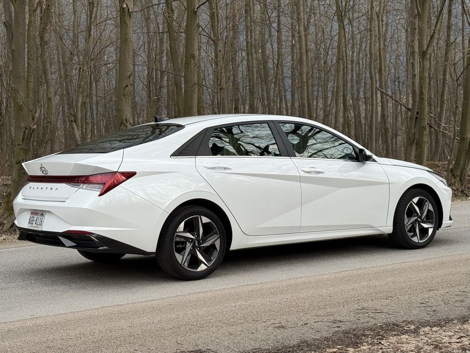 Hyundai Elantra 2021