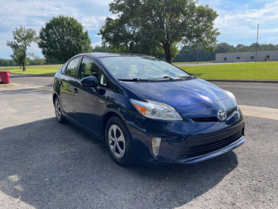 Toyota Prius Four      2014