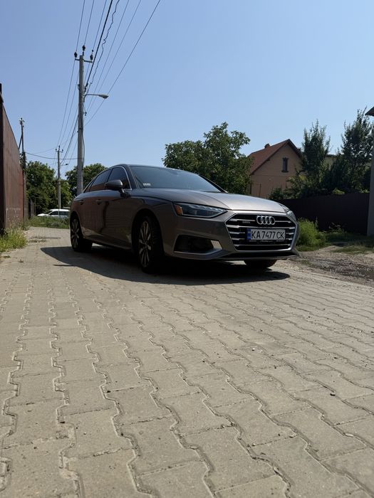 AUDI A4 2020года