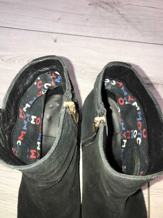 Skórzane botki Tommy Hilfiger Monogram Block-Heel rozm. 38
