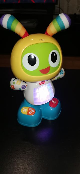 Boneco interativo da Fisher-Price