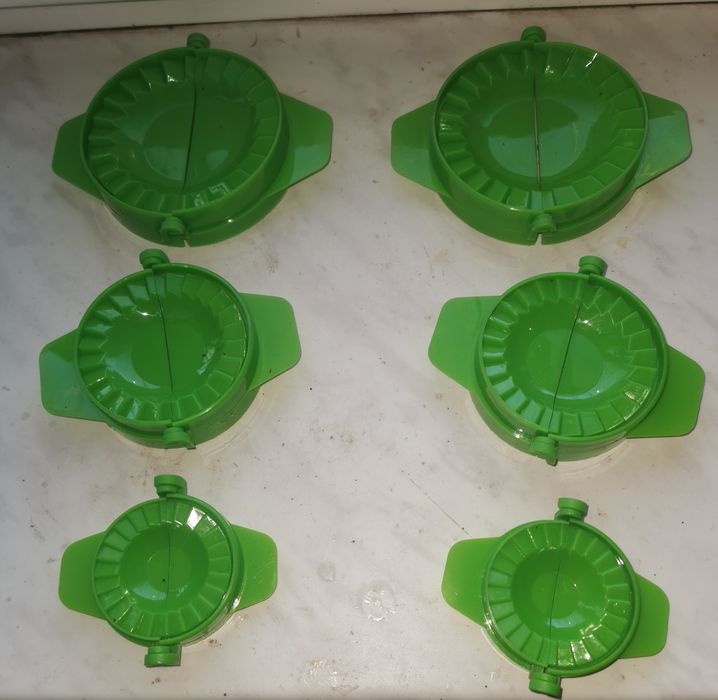 Вареничница. Набор форм для лепки вареников