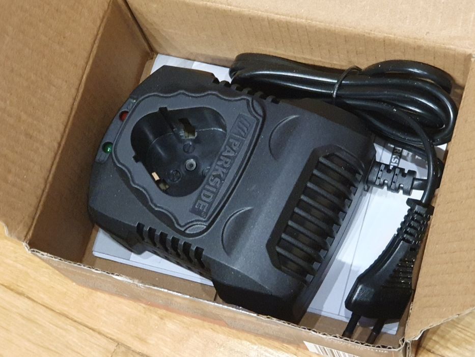 Ładowarka Parkside 12V PLGK 12A2  XTeam