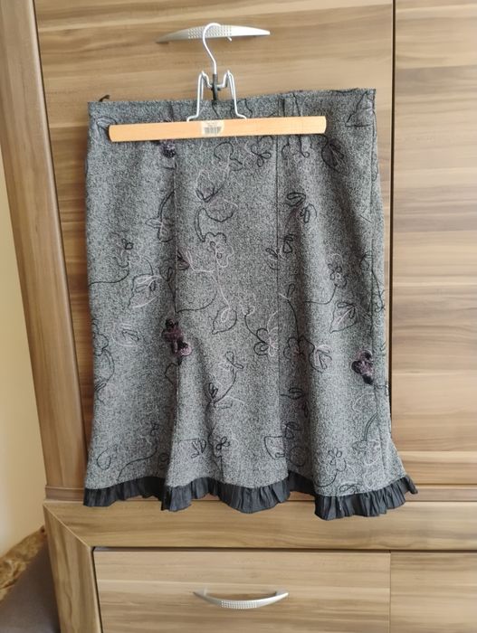 Spódnica na podszewce, rozmiar 40