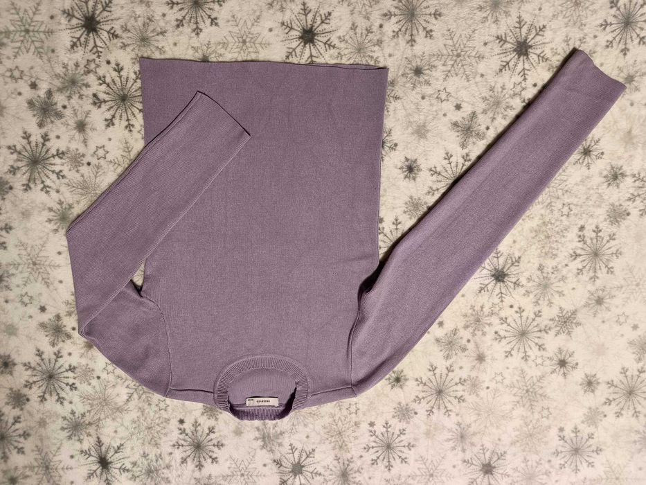 Fioletowy sweter basic