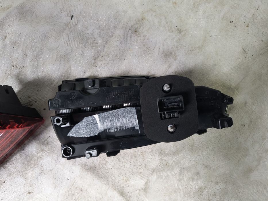 Lampa lewa lub prawa tylna w klapę VW Multivan T7 lewy prawy tył