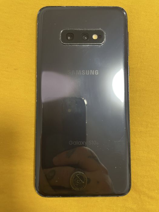 Samsung s10e продам 6/128