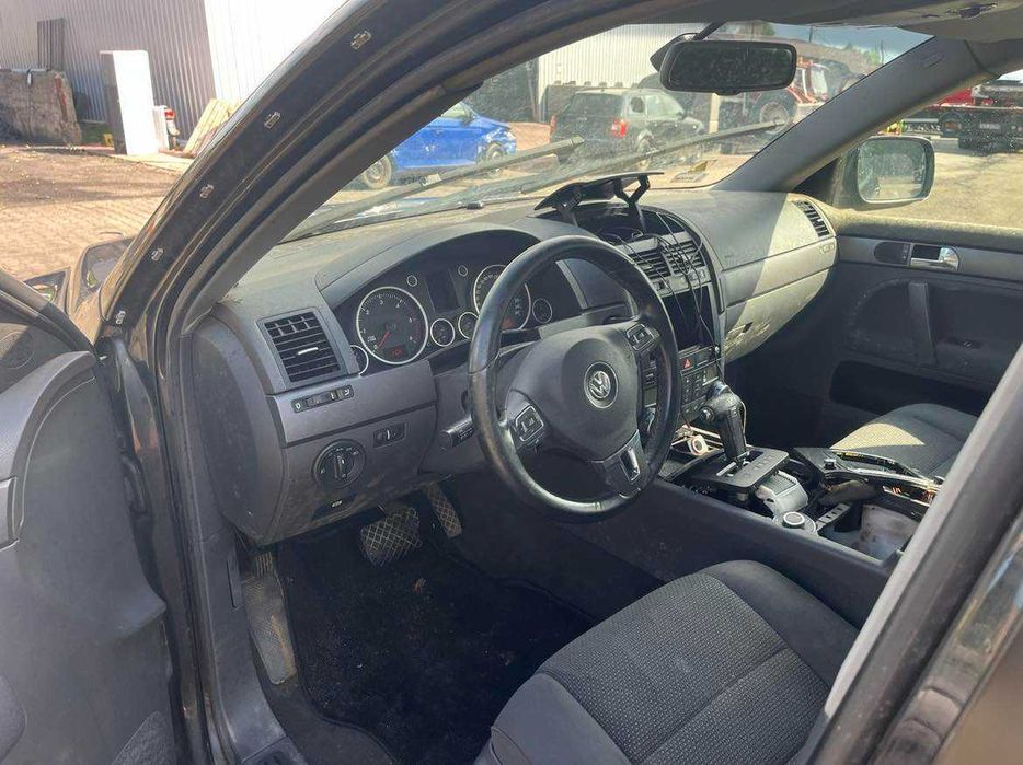 Volkswagen Touareg 3.0TDI BKS, kolor Z4Z4, 2005r, części