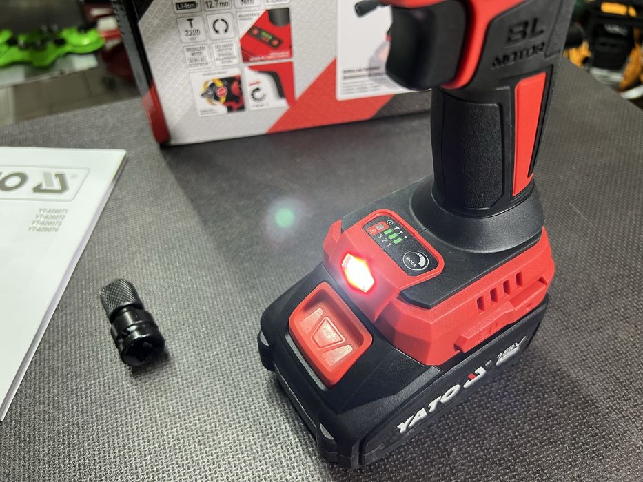 Гайковерт аккумуляторный 1200 Нм YATO YT-828072 (без АКБ и ЗУ)