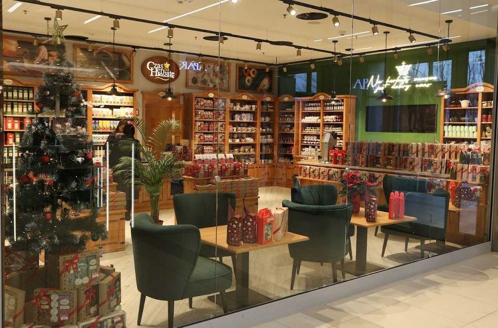 Drewniany regał sklepowy w stylu retro - producent MEBLO-WOSK