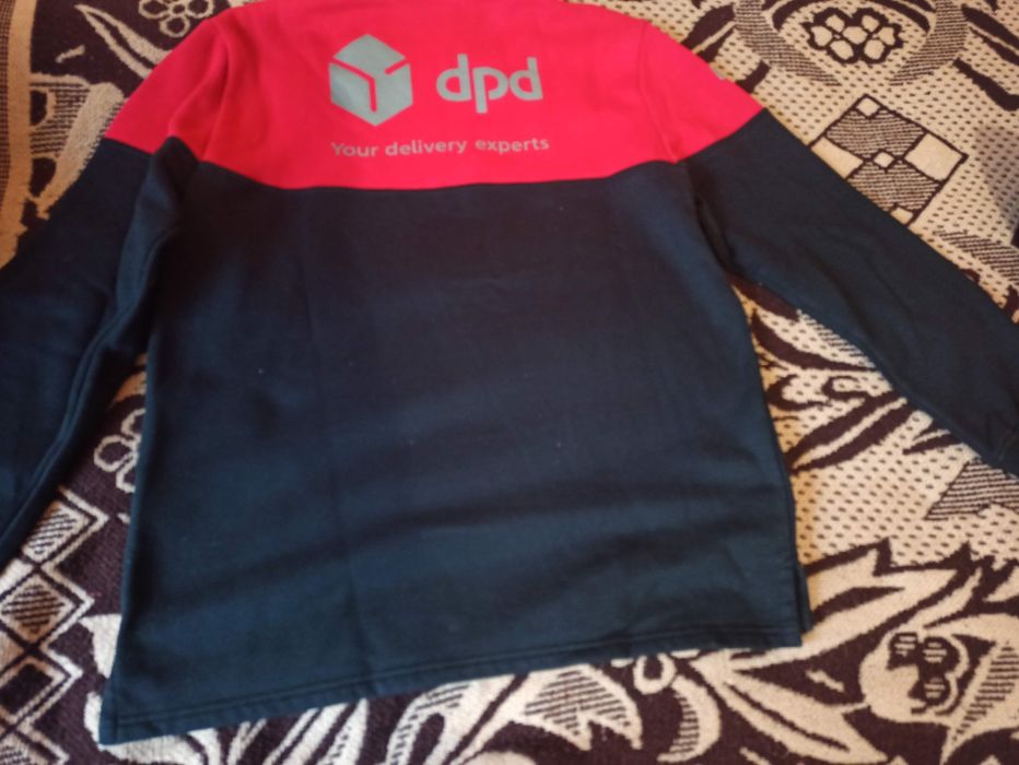 Piękna bluza. Polar DPD.  Rozmiar L. Darmowa wysyłka.