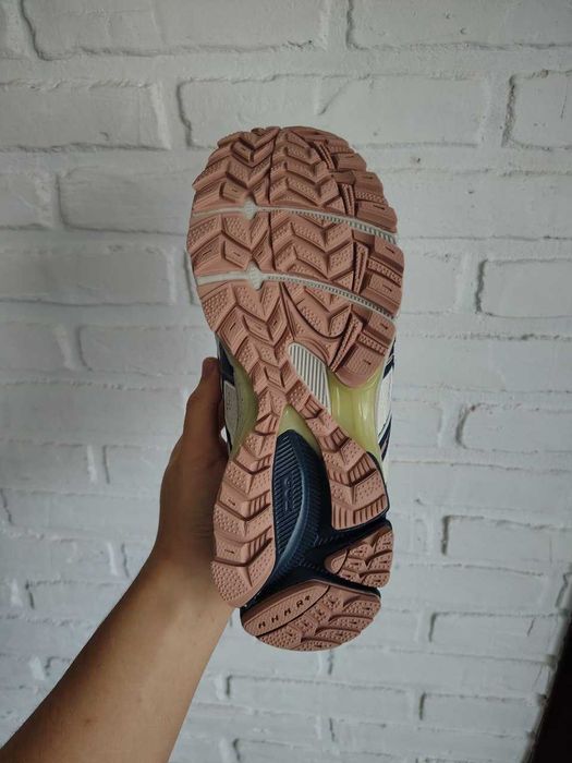 41 Зимові кросівки на хутрі чоловічі бежеві асікс кахана