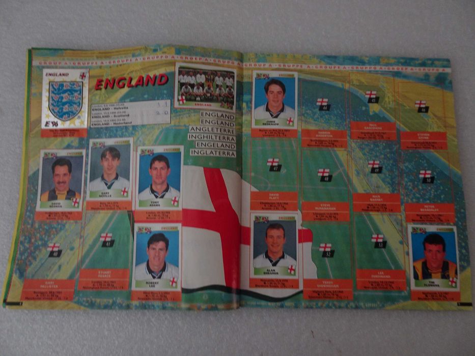 Caderneta de cromos de futebol Europa 96 Panini (tem 182 cromos)
