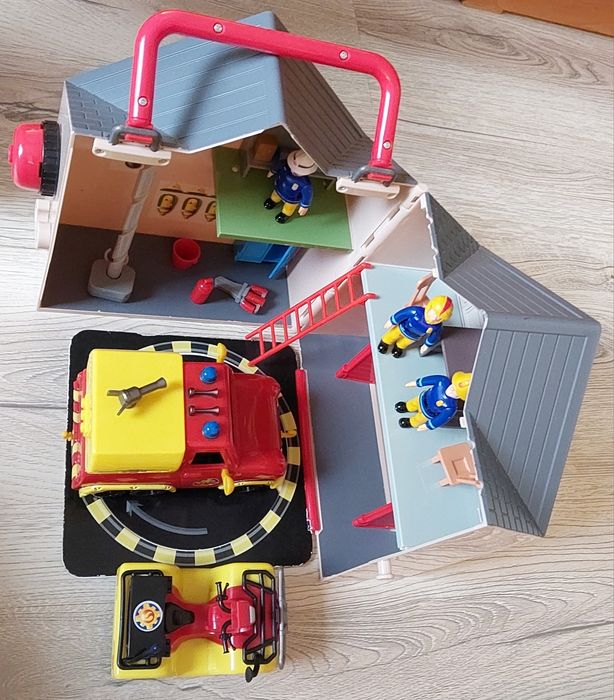 Zastaw Strażak Sam - Remiza strażacka + 3 figurki + quqd + Venus