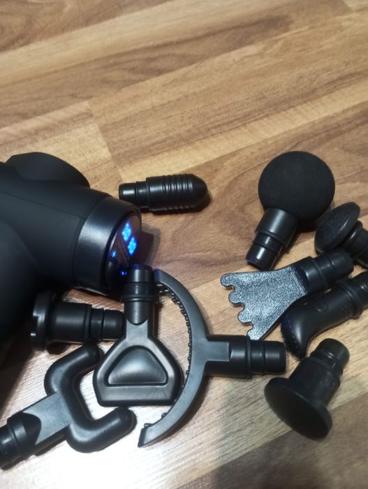 pistolet do masażu marki Zerolia.