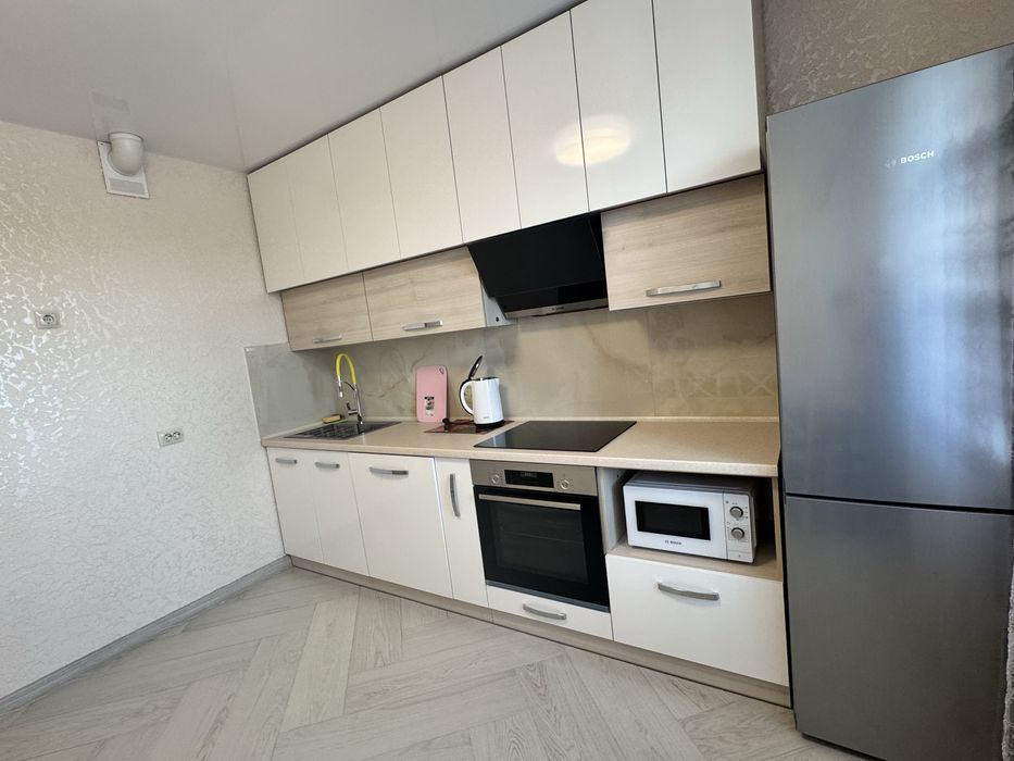 Здам подобово 2 кімнатну квартиру в центрі міста  сучасний ремонт